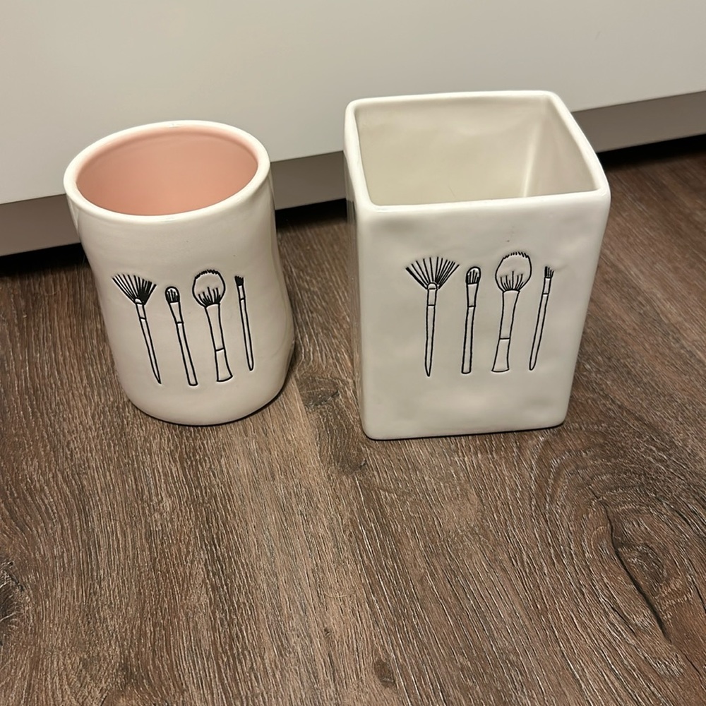 makeup brush cups